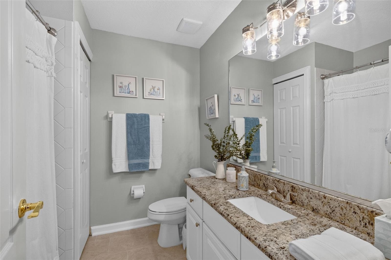 2nd FLOOR BATH - 8052 LAUREL RIDGE DR, MOUNT DORA