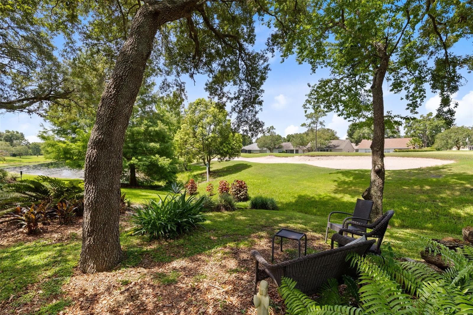 Single Family Residence at 8052 LAUREL RIDGE DR, MOUNT DORA, photo 37 of 47
