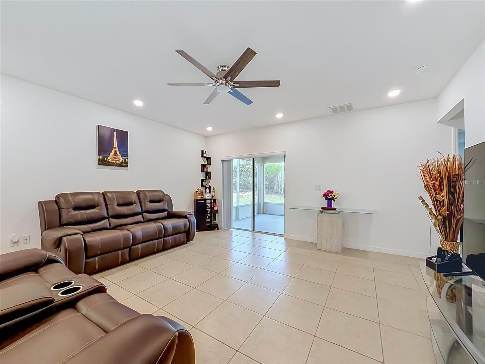 Single Family Residence at 1269 WATER WILLOW DR, GROVELAND, photo 8 of 52