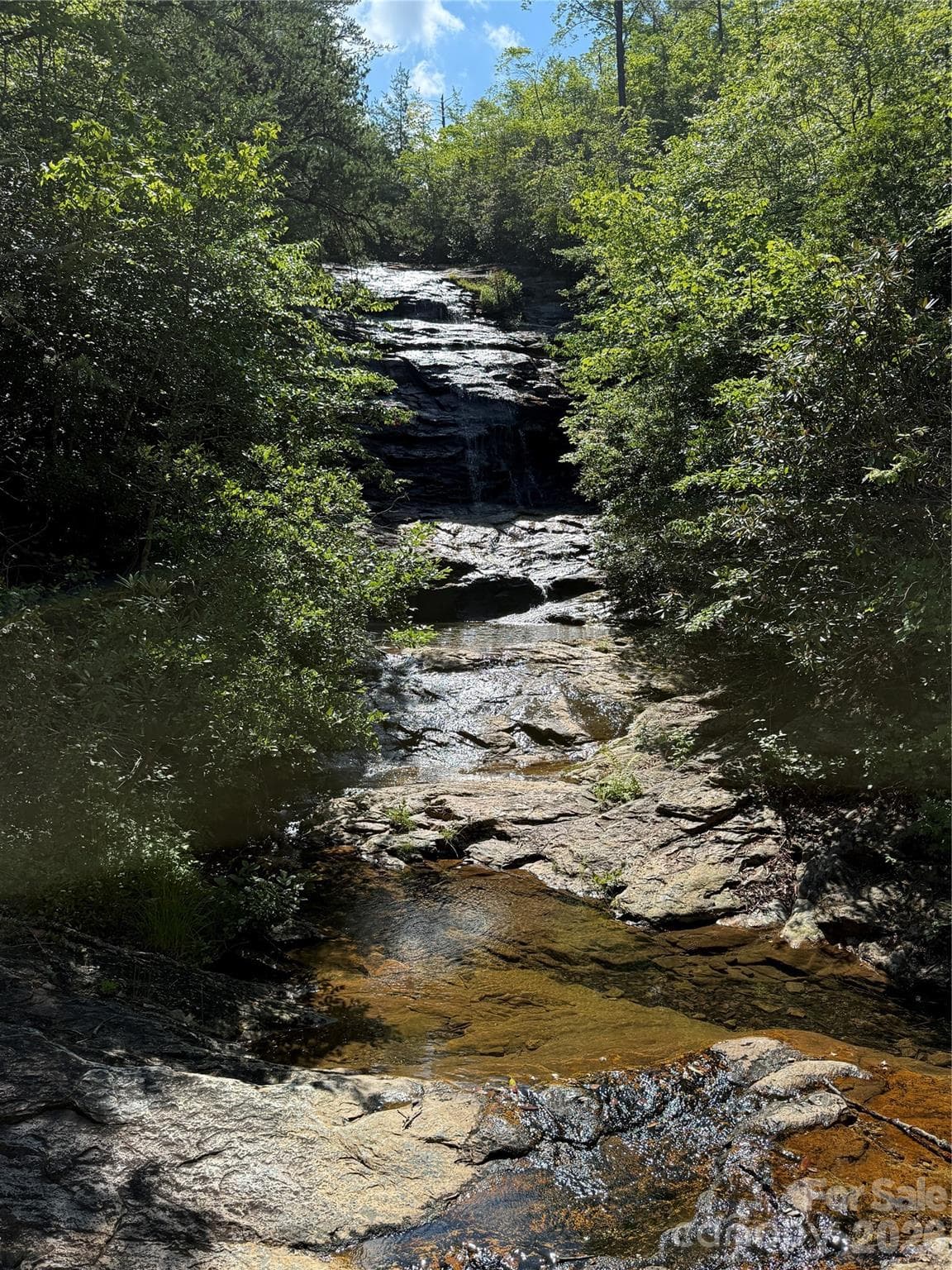 Waterfall in community - 999 Fox Ridge Trail, Marion