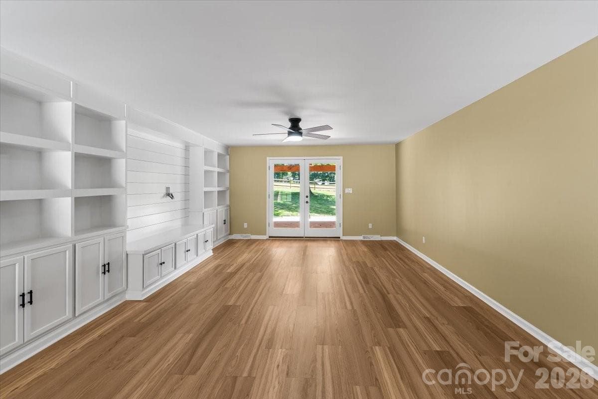 Single Family Residence at Hickory, photo 9 of 38