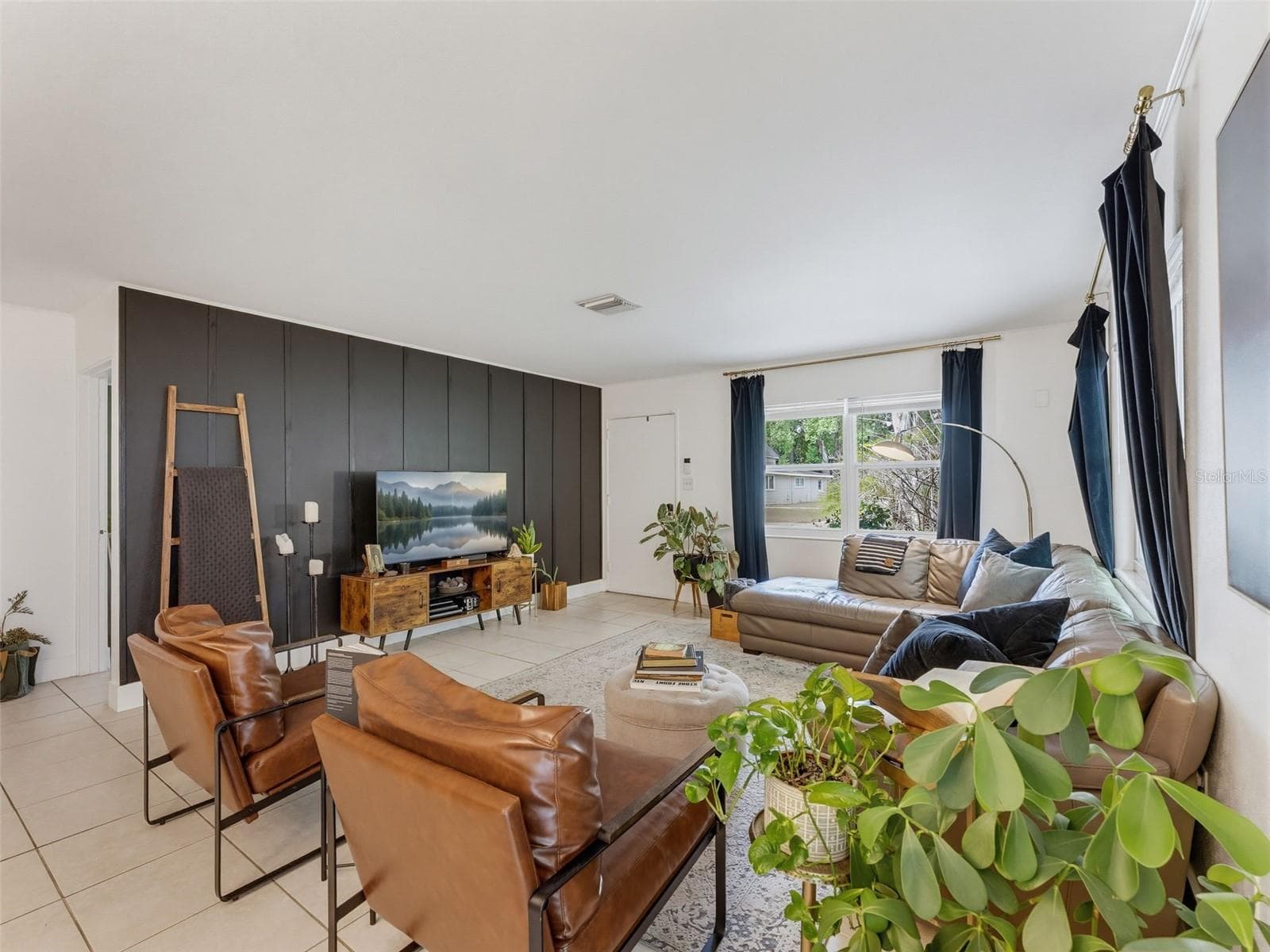 Living Room - 5704 13TH ST, ZEPHYRHILLS
