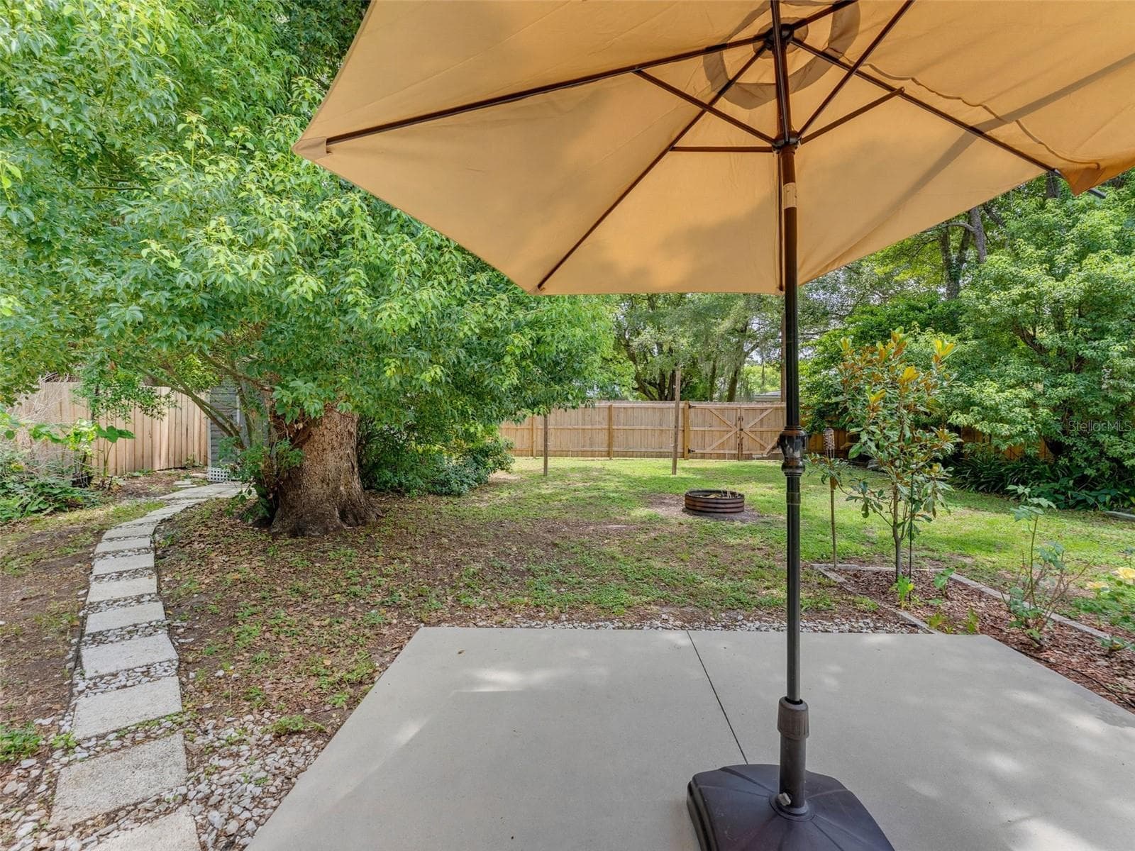 Backyard Patio - 5704 13TH ST, ZEPHYRHILLS