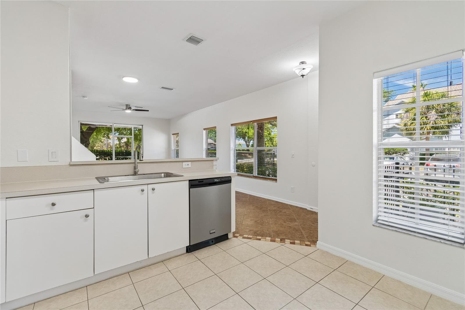 Townhouse at 10925 WINTER CREST DR, RIVERVIEW, photo 10 of 40