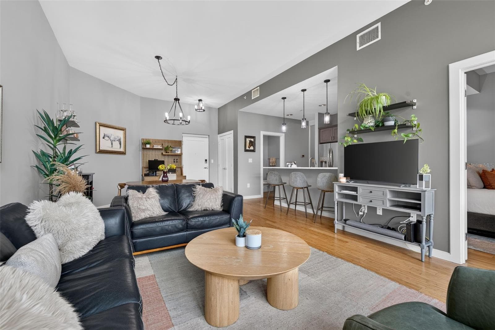Condominium at 400 4TH AVE S #408, ST PETERSBURG, photo 4 of 33
