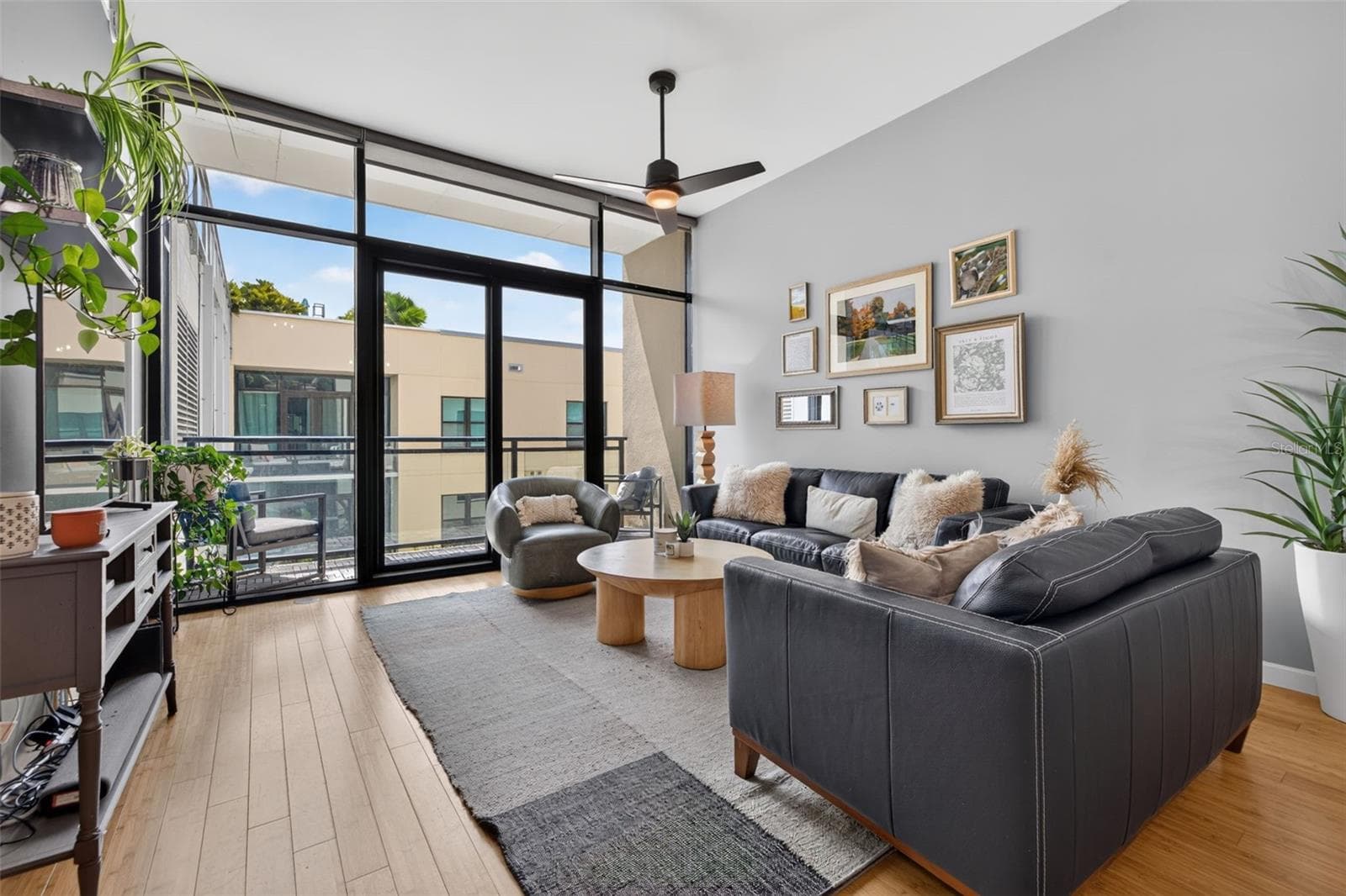 Condominium at 400 4TH AVE S #408, ST PETERSBURG, photo 5 of 33