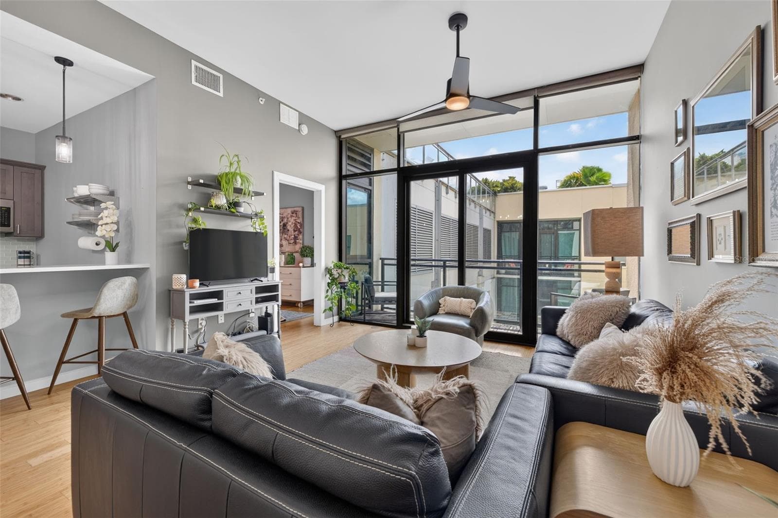 Condominium at 400 4TH AVE S #408, ST PETERSBURG, photo 6 of 33