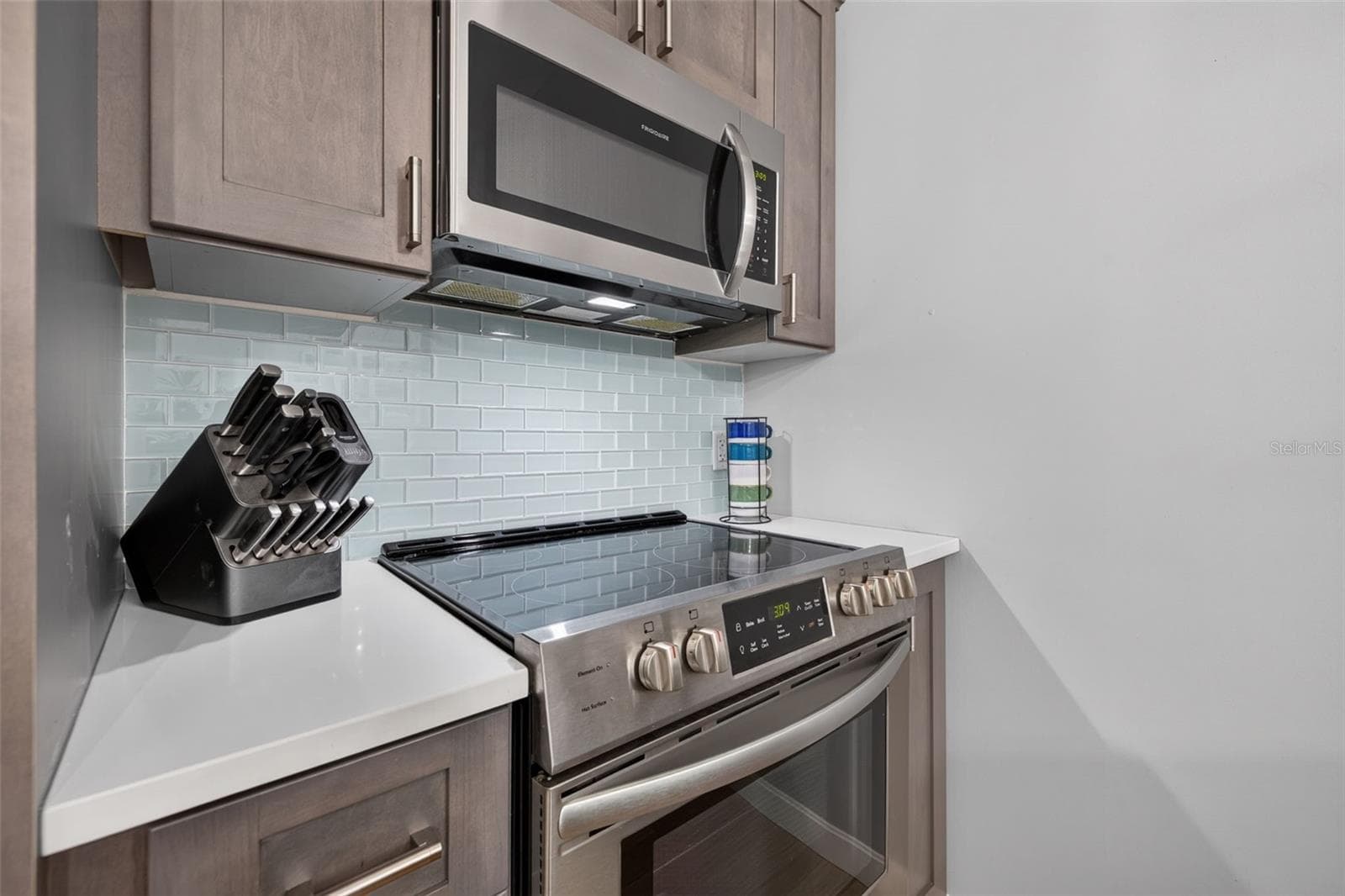 Condominium at 400 4TH AVE S #408, ST PETERSBURG, photo 12 of 33