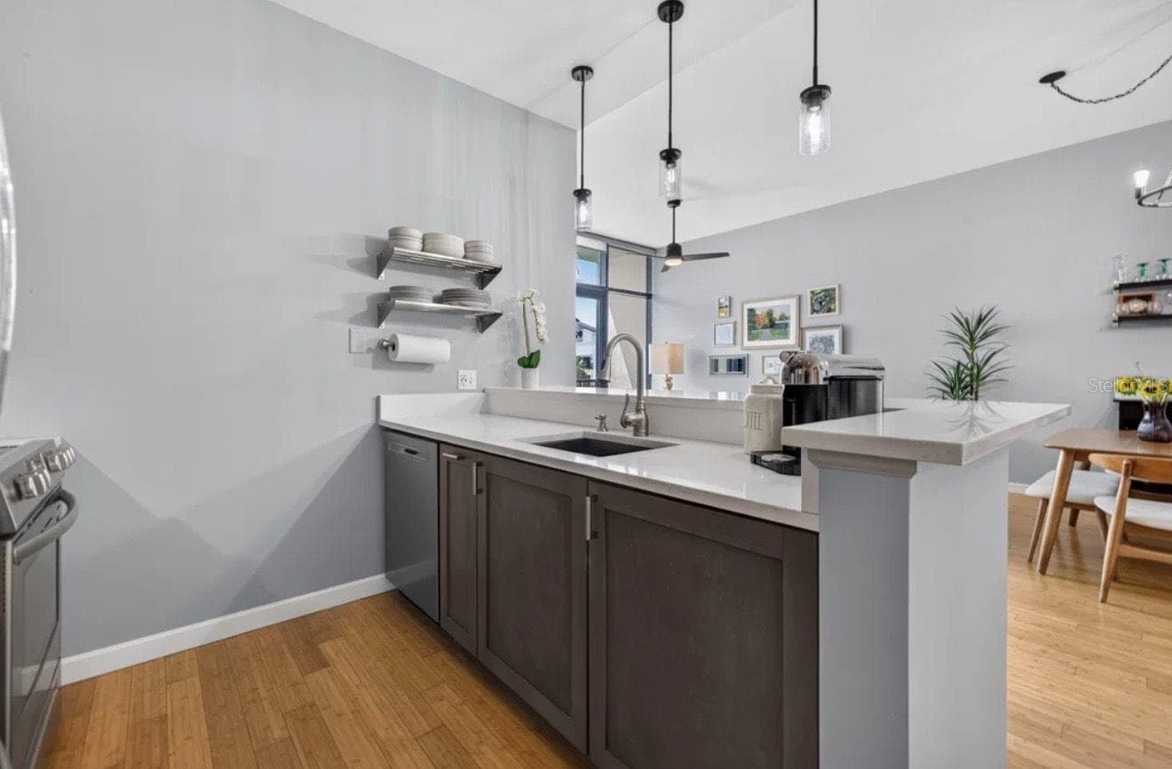 Condominium at 400 4TH AVE S #408, ST PETERSBURG, photo 13 of 33