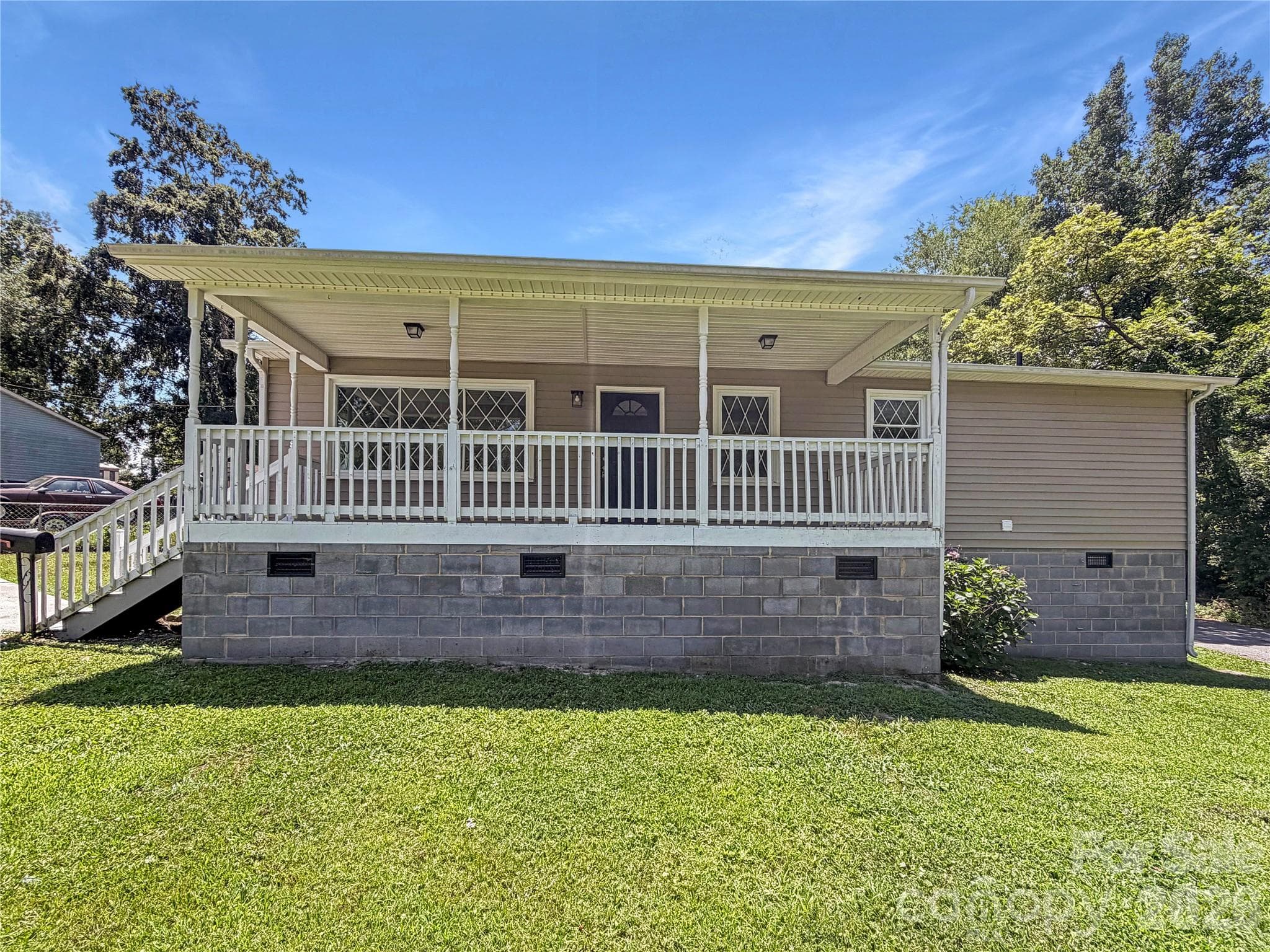 313 Black Street