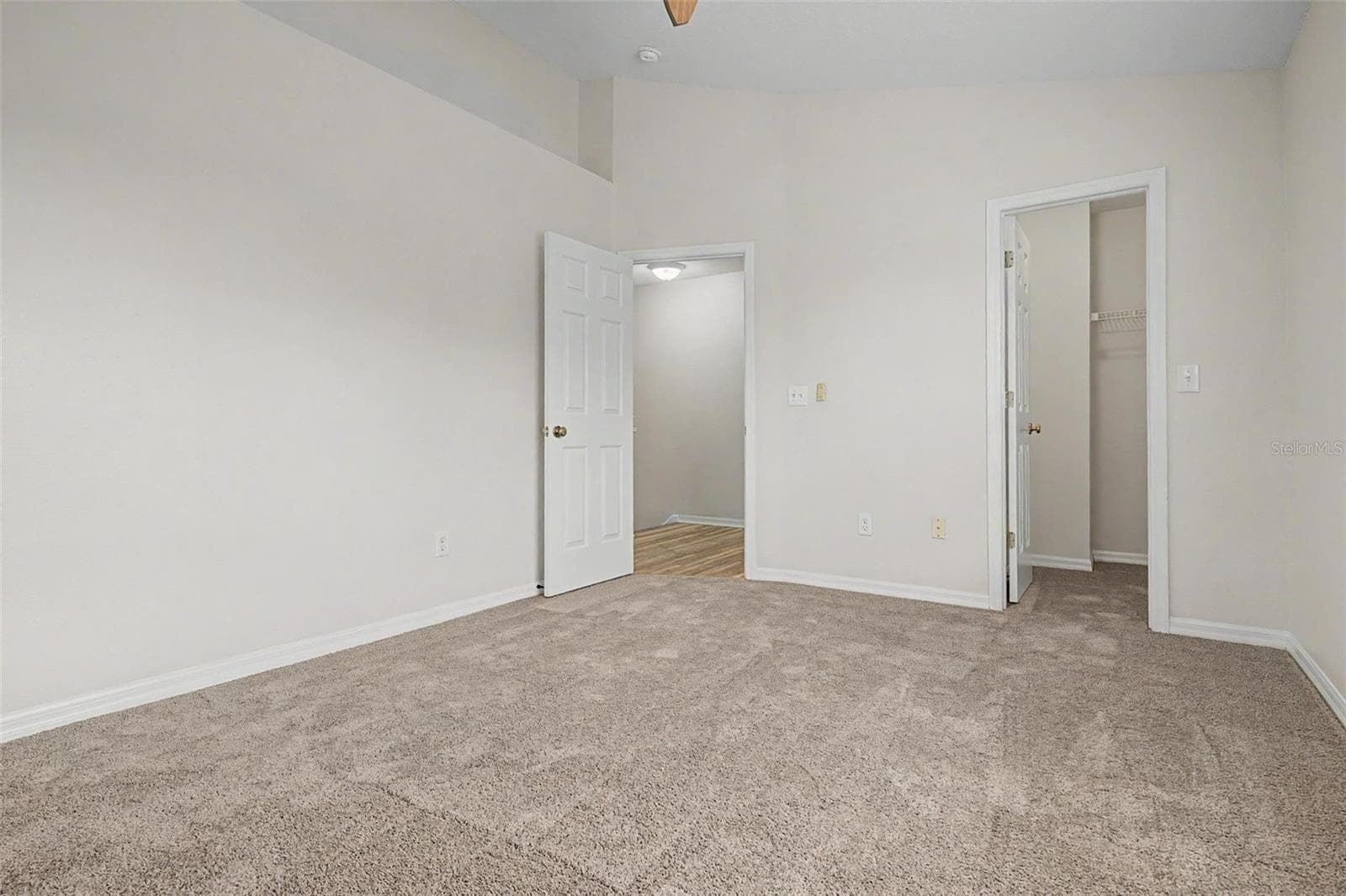 Townhouse at 12216 COUNTRY WHITE CIR, TAMPA, photo 14 of 33
