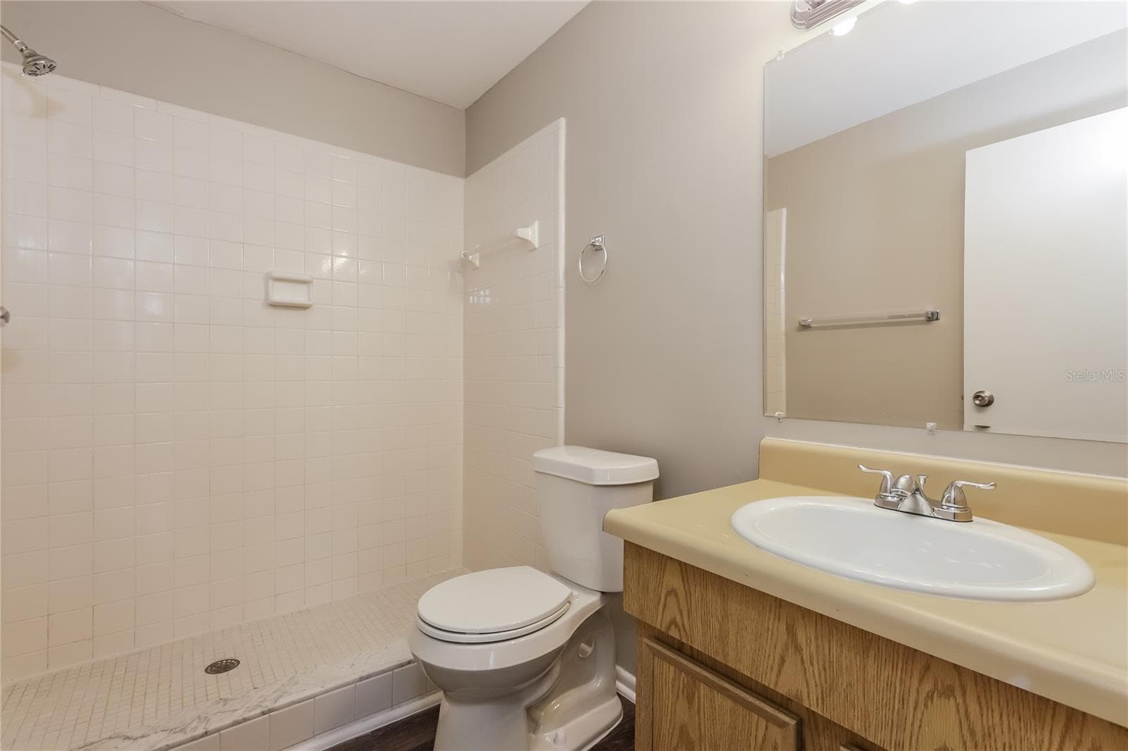 Single Family Residence at 1002 PINEHAVEN CT, BRANDON, photo 9 of 15