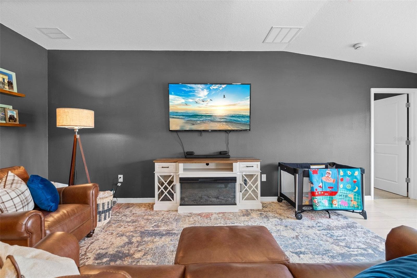 Single Family Residence at 13608 SUNSET SAPPHIRE CT, PARRISH, photo 4 of 46