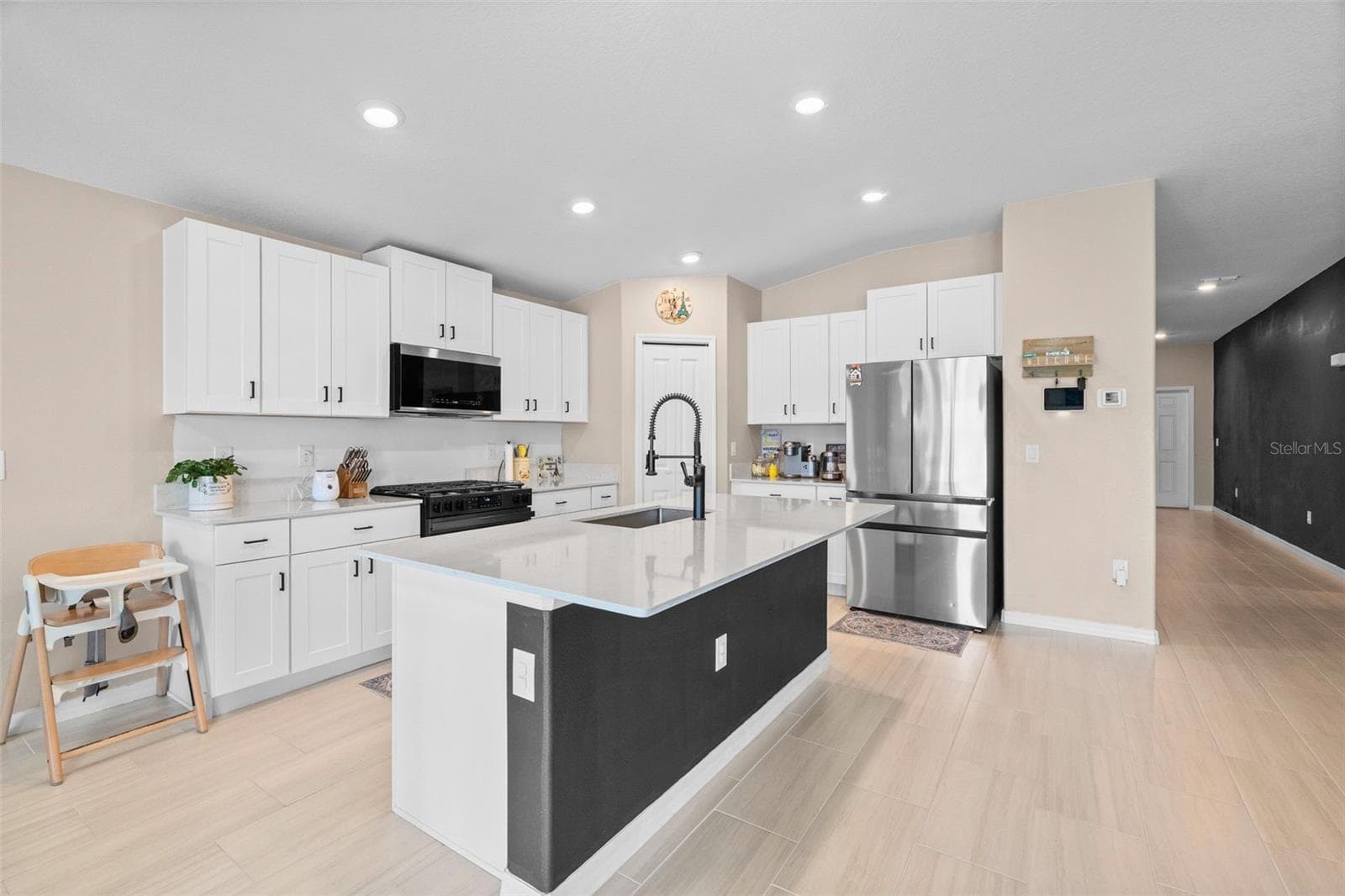 Single Family Residence at 13608 SUNSET SAPPHIRE CT, PARRISH, photo 3 of 46