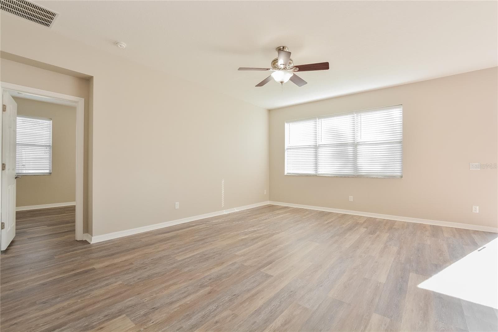 Single Family Residence at 5061 GANDROSS LN, MOUNT DORA, photo 7 of 15