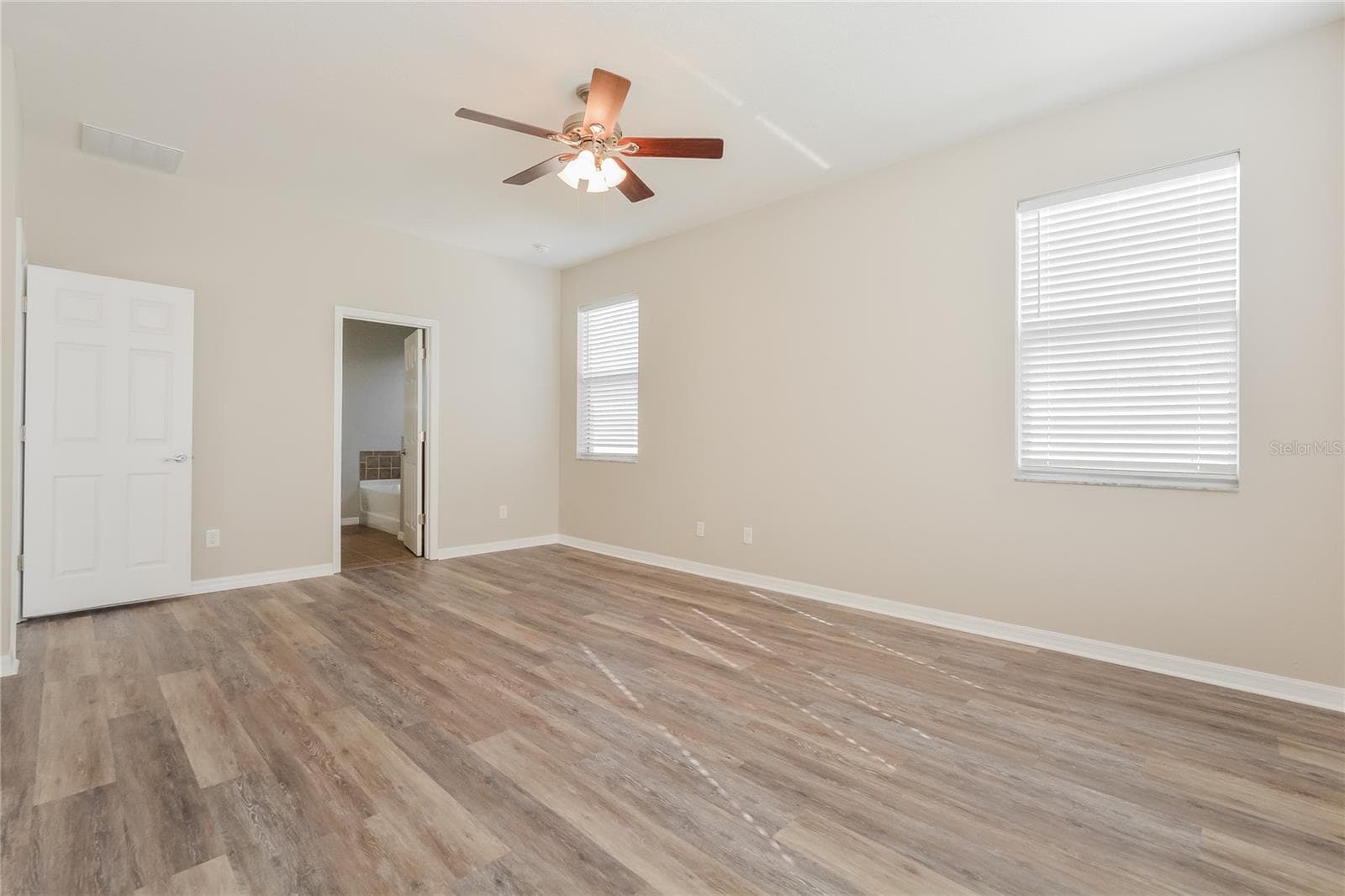 Single Family Residence at 5061 GANDROSS LN, MOUNT DORA, photo 9 of 15