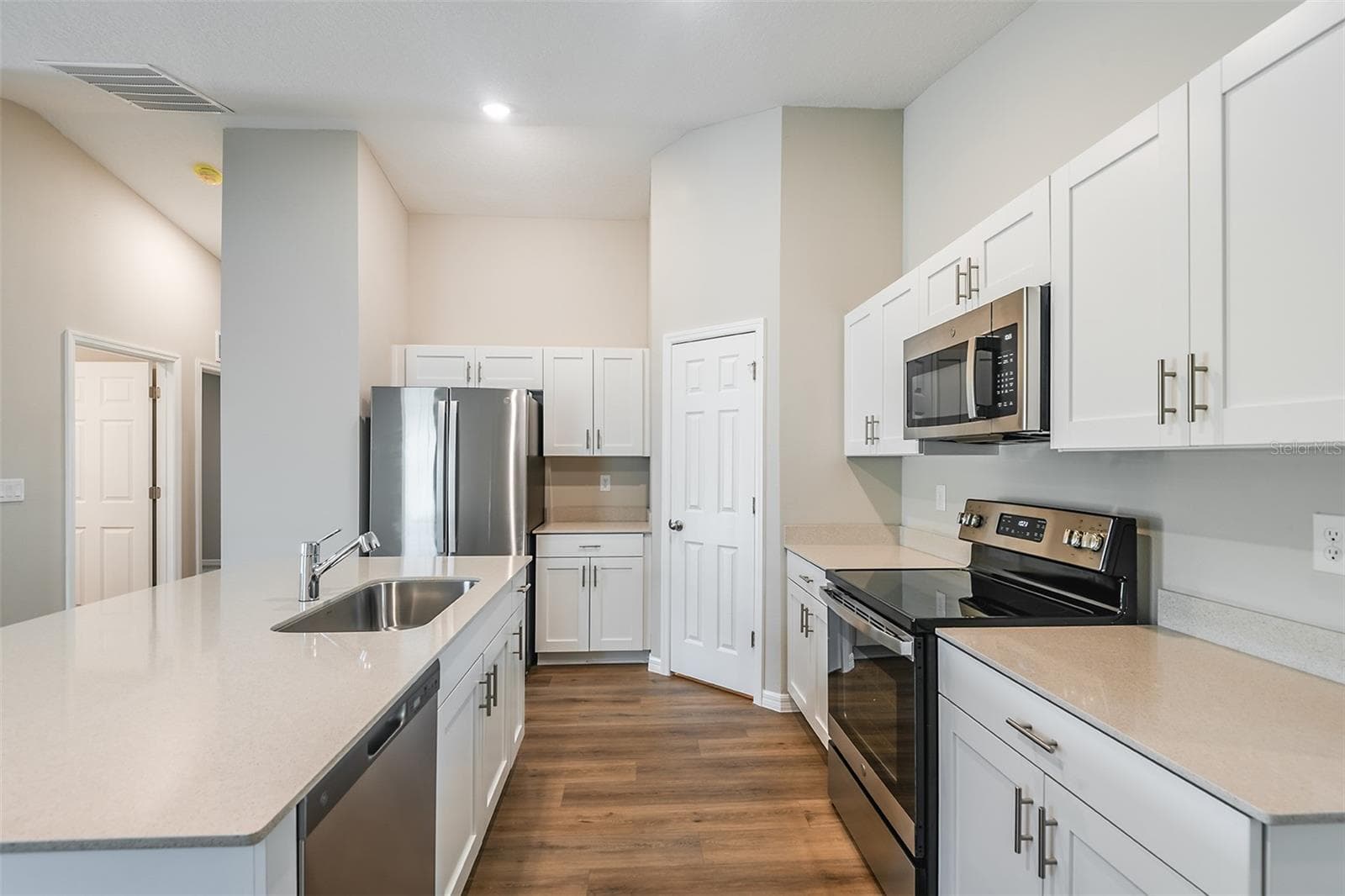 Single Family Residence at 9136 BELLEVIEW FOREST PASS, DADE CITY, photo 10 of 26