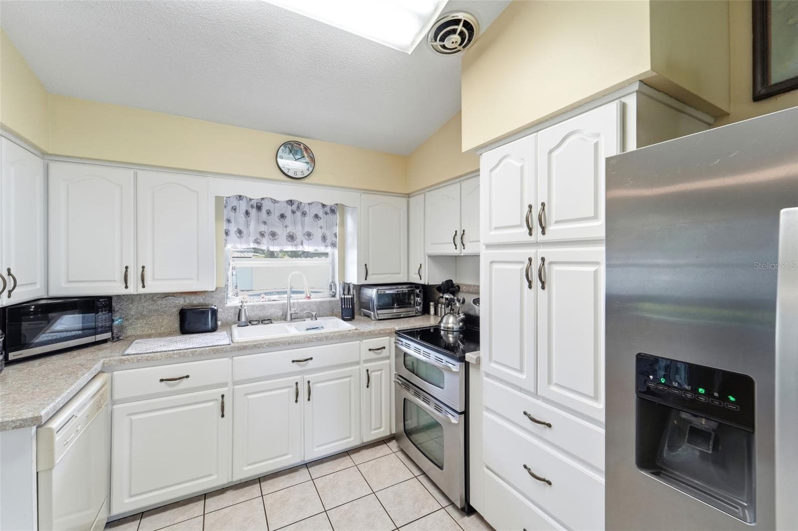 Single Family Residence at 123 E LAKE MARY DR, ORLANDO, photo 13 of 45
