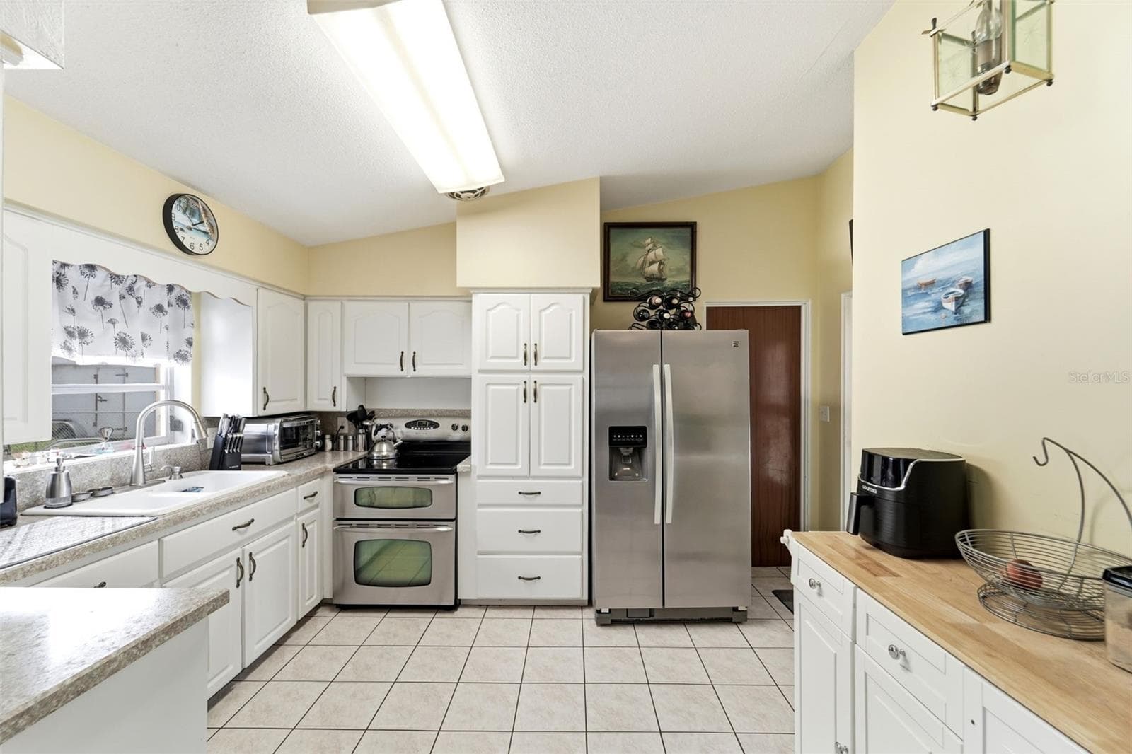 Single Family Residence at 123 E LAKE MARY DR, ORLANDO, photo 14 of 45