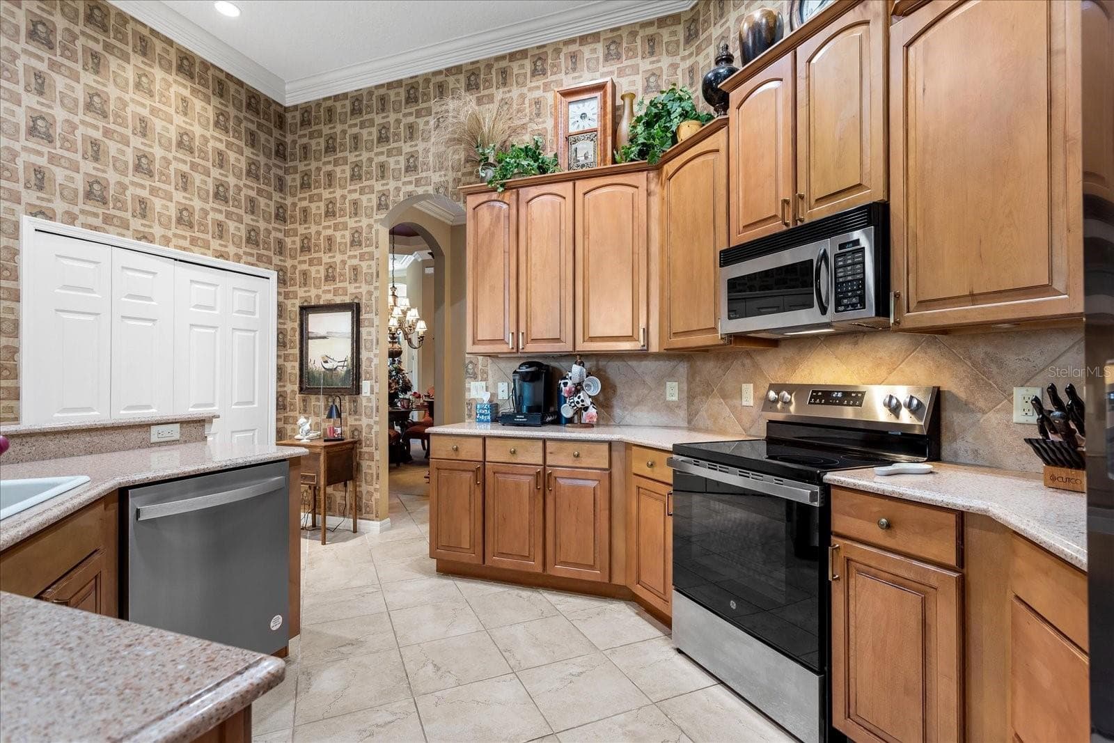 Single Family Residence at 131 ALEXANDRIA PLACE DR, APOPKA, photo 14 of 53