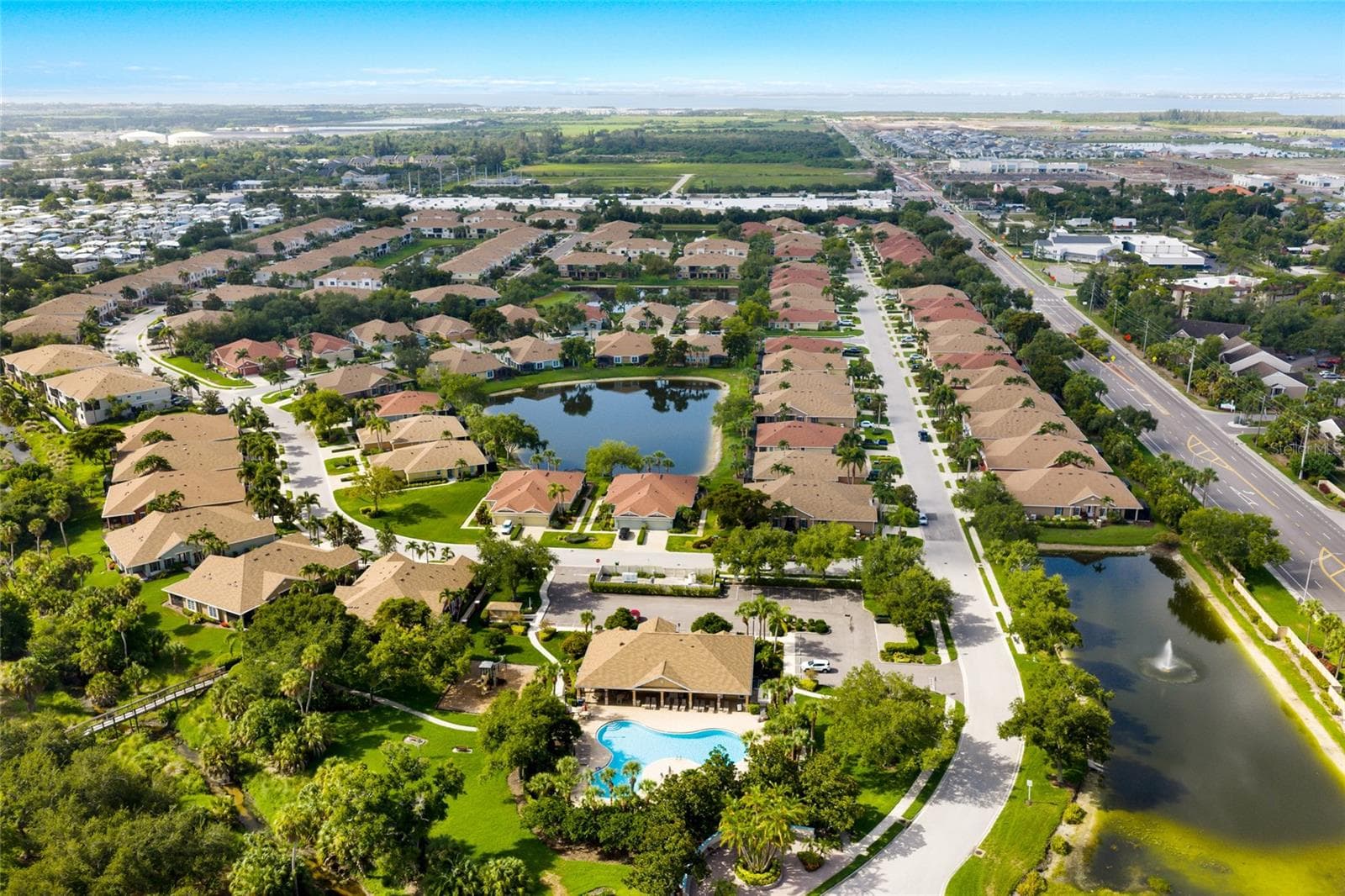 Condominium at 7258 HAMILTON RD, BRADENTON, photo 19 of 32