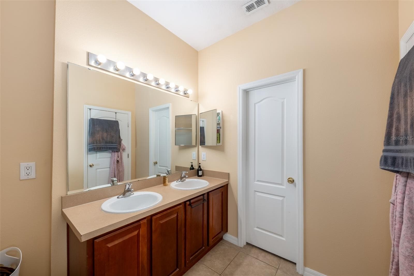 Condominium at 3221 SAN JACINTO CIR #3221, SANFORD, photo 7 of 16