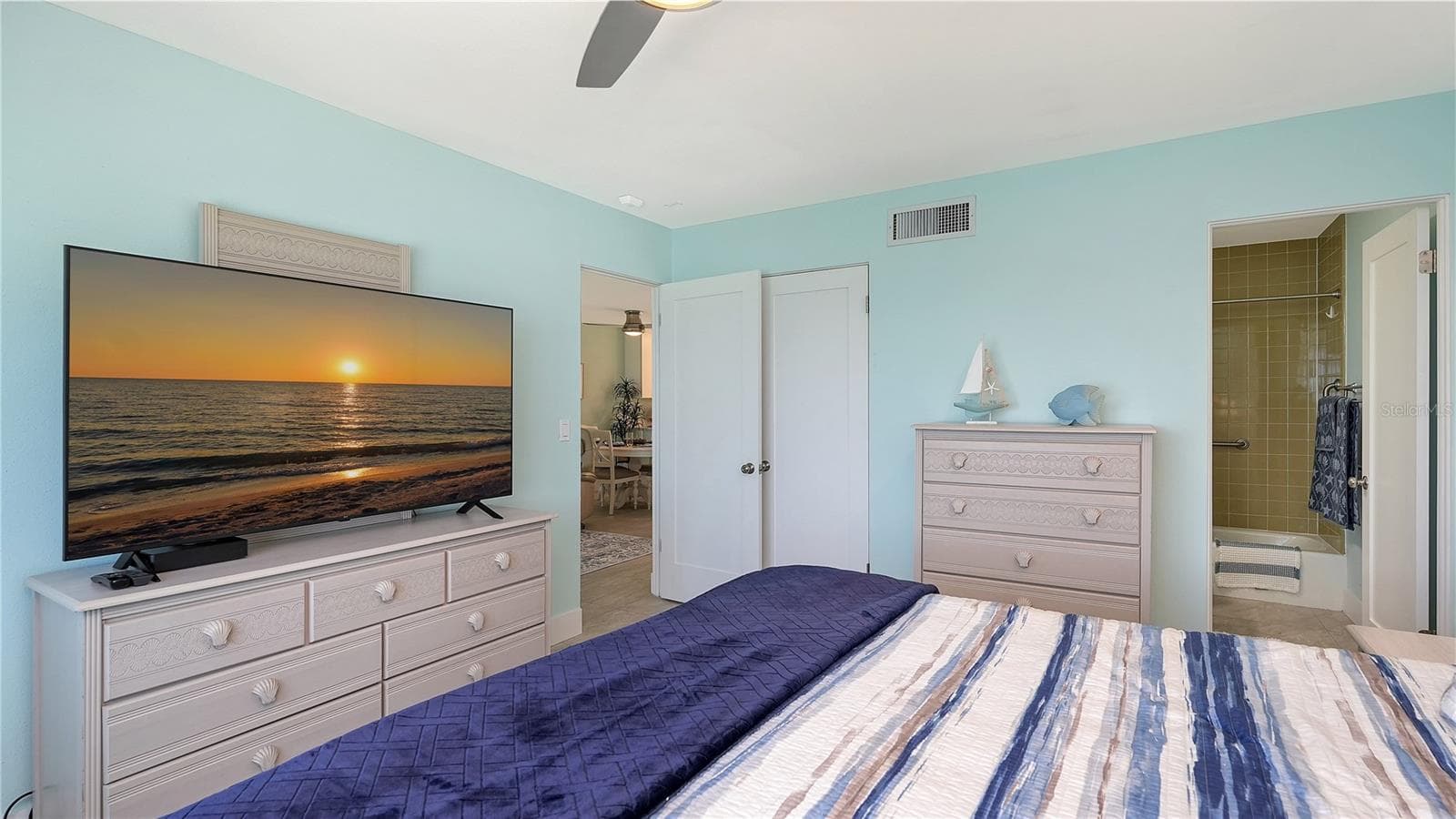 Condominium at 9000 BLIND PASS RD #303, SARASOTA, photo 19 of 25