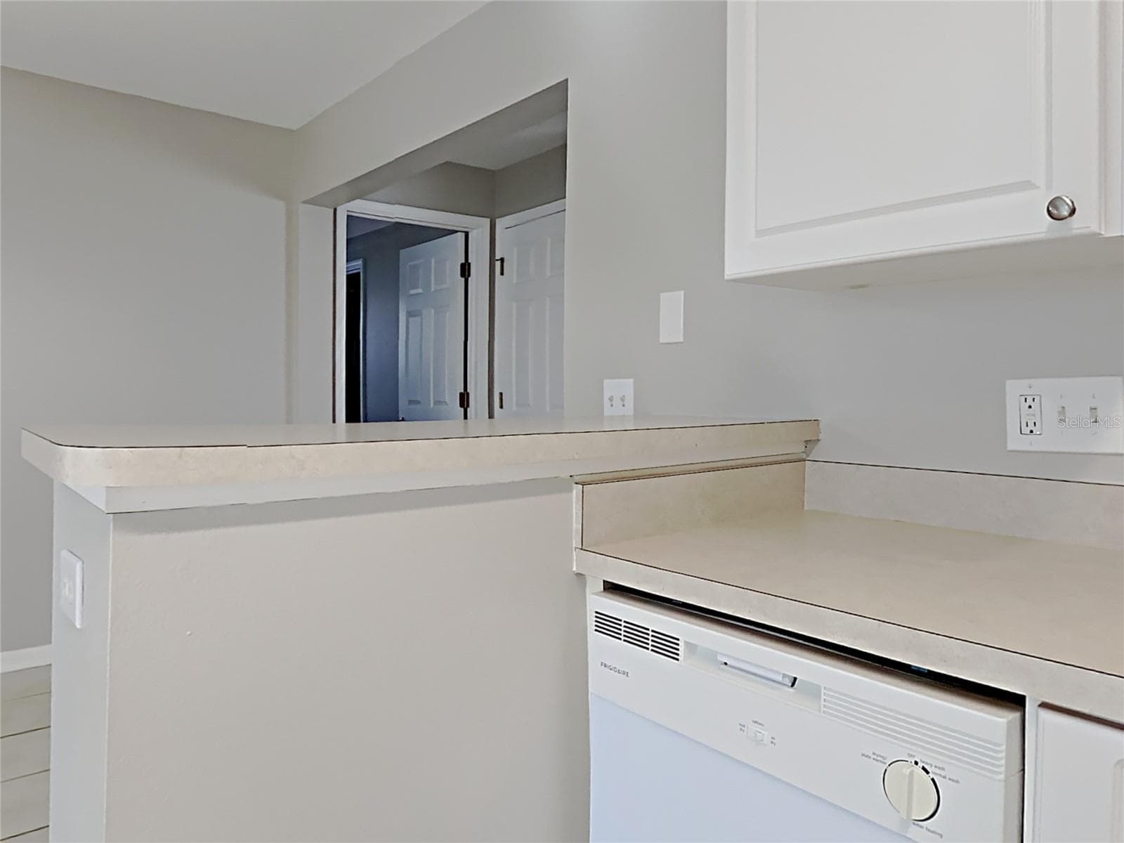 Single Family Residence at 404 SUMMER SAILS DR, VALRICO, photo 10 of 25