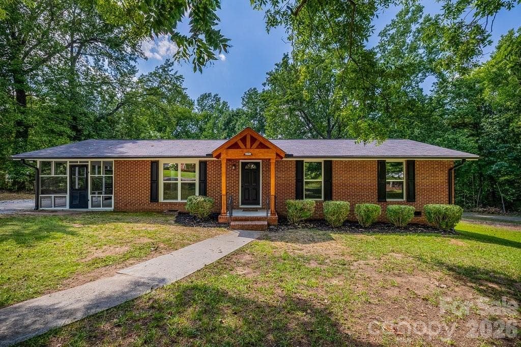 Single Family Residence at 139 E Forest Drive, Union, photo 2 of 42