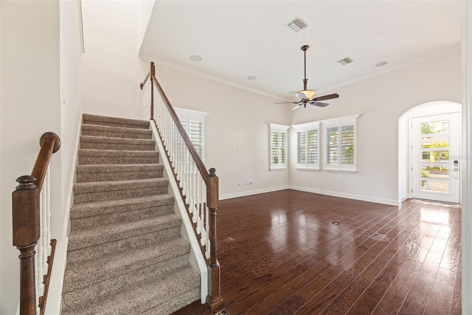 Stairs to 2nd Floor - 510 WINTERSIDE DR, APOLLO BEACH
