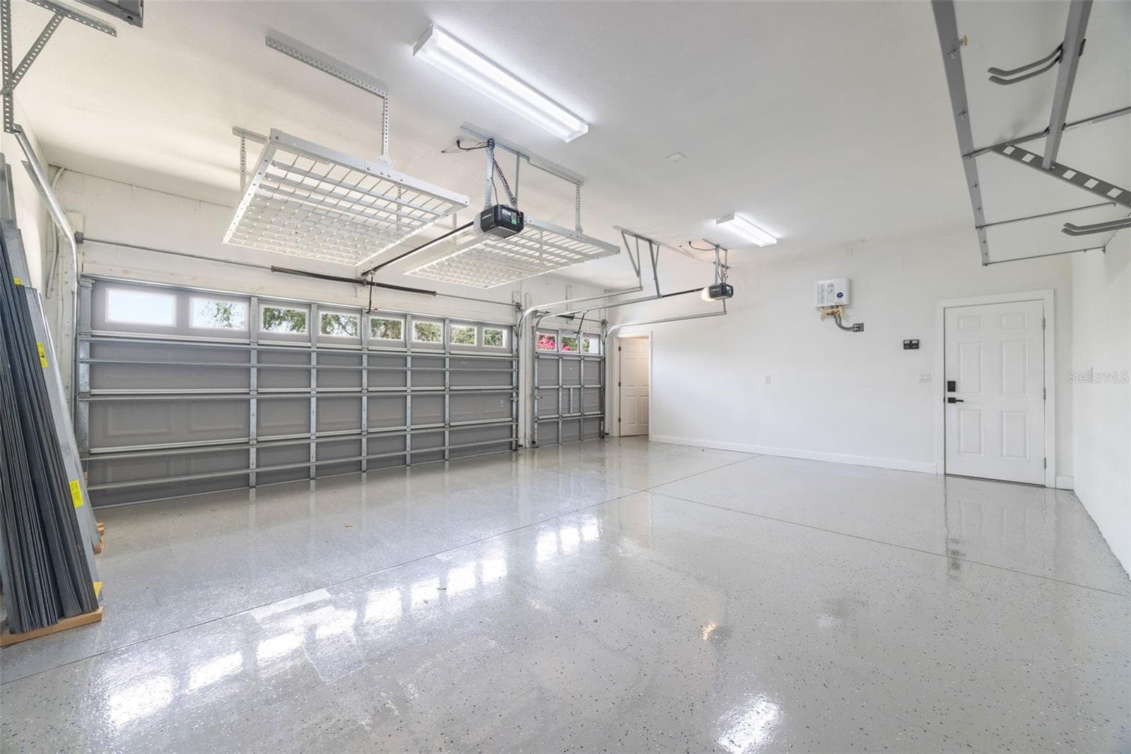 3-car Garage - 510 WINTERSIDE DR, APOLLO BEACH