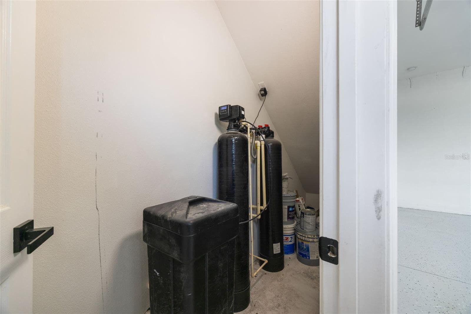 Water Softener in Garage Storage - 510 WINTERSIDE DR, APOLLO BEACH