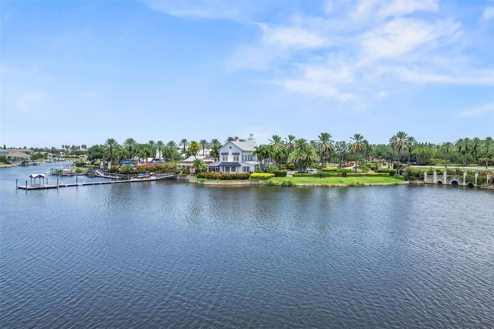 Mirabay Lagoon - 510 WINTERSIDE DR, APOLLO BEACH