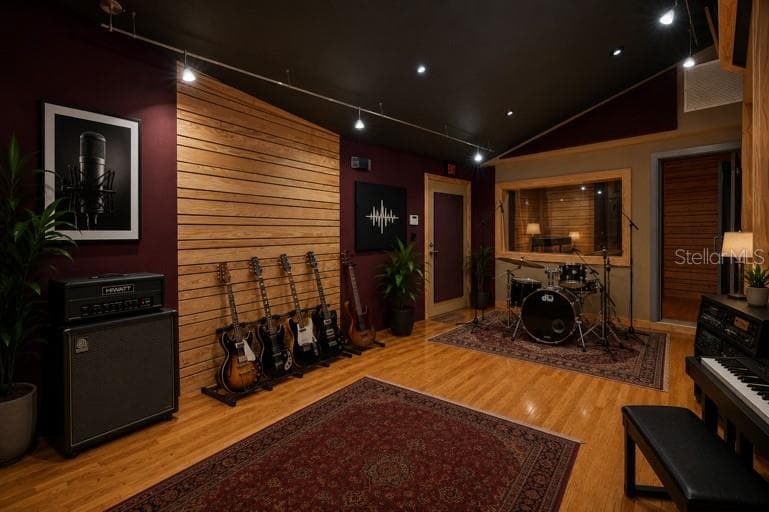 Live Room - 2250 N VOLUSIA AVE, ORANGE CITY