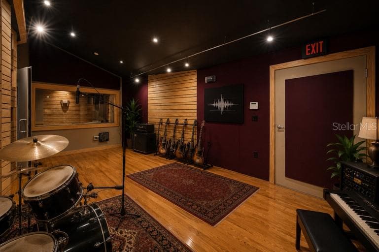 Live Room - 2250 N VOLUSIA AVE, ORANGE CITY