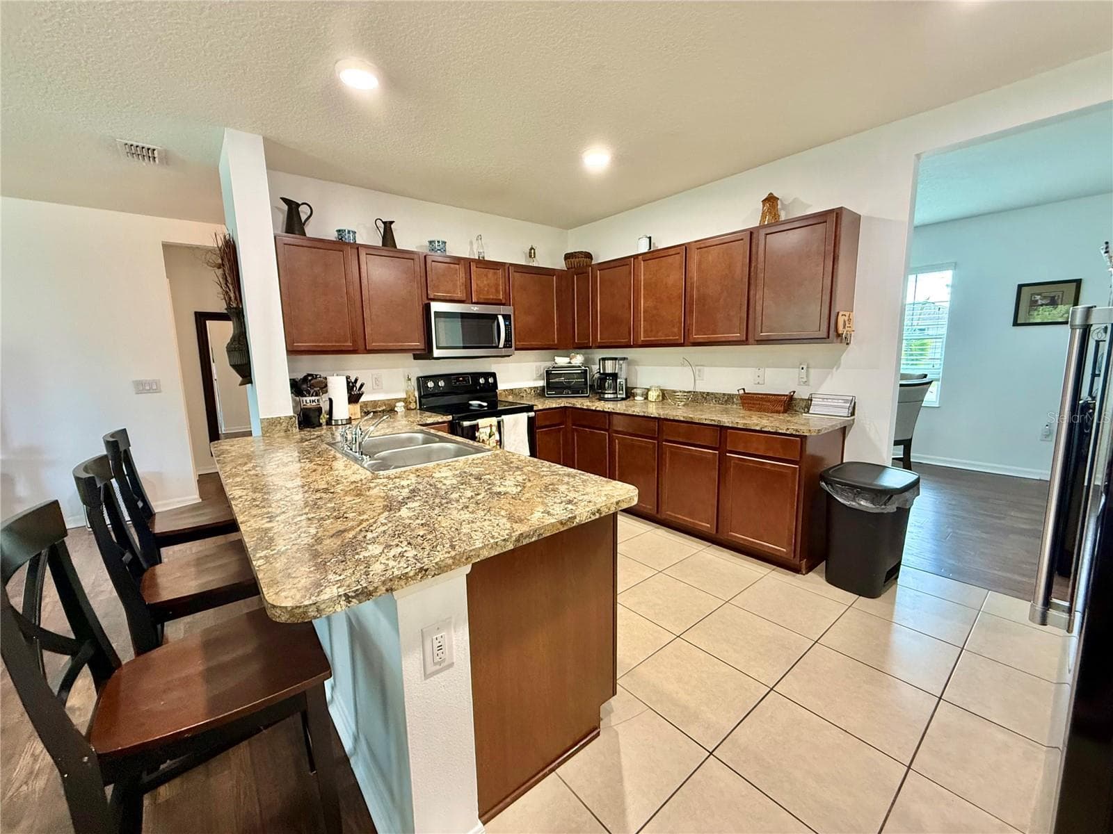 Single Family Residence at 331 ALDER AVE SE, PALM BAY, photo 2 of 19
