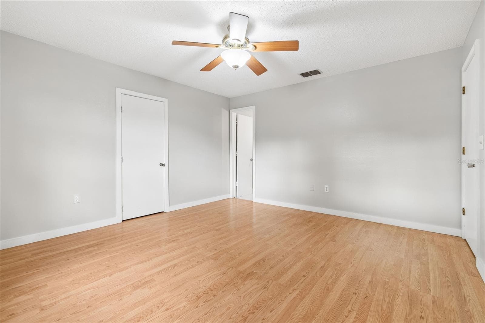 Single Family Residence at 336 CORBETT RD, LITHIA, photo 12 of 47