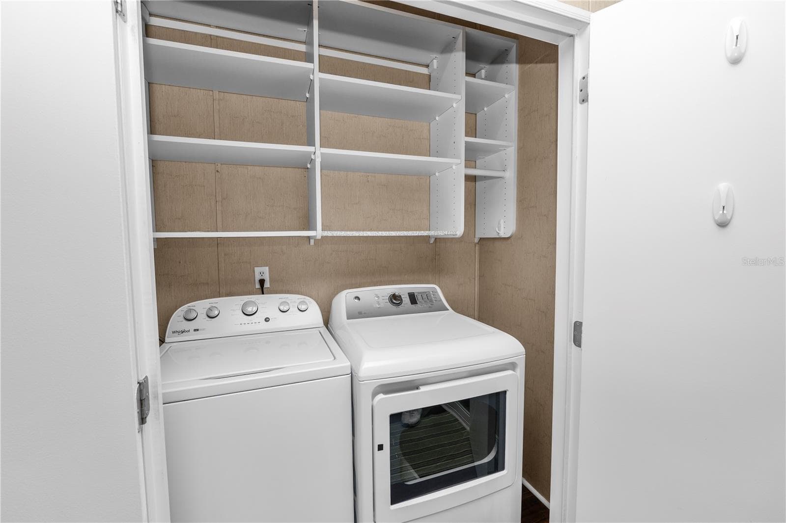 Manufactured Home at 618 CASSANDRA LN, LAKELAND, photo 19 of 53