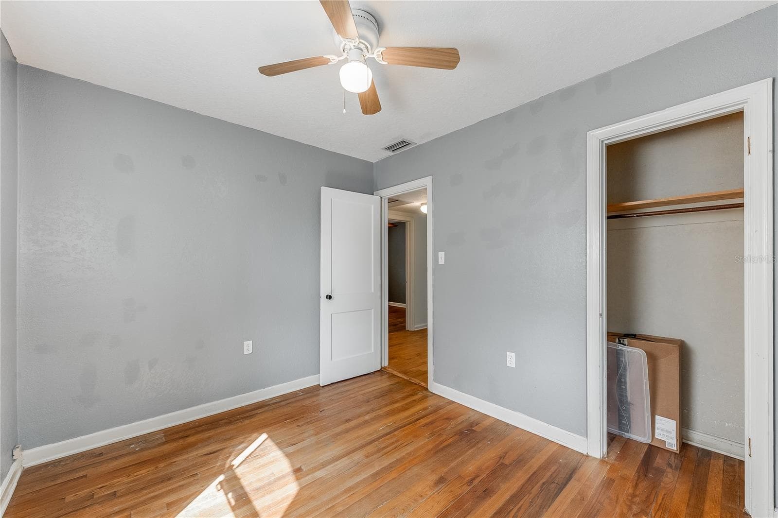 Single Family Residence at 1010 W BERRY AVE, TAMPA, photo 23 of 41