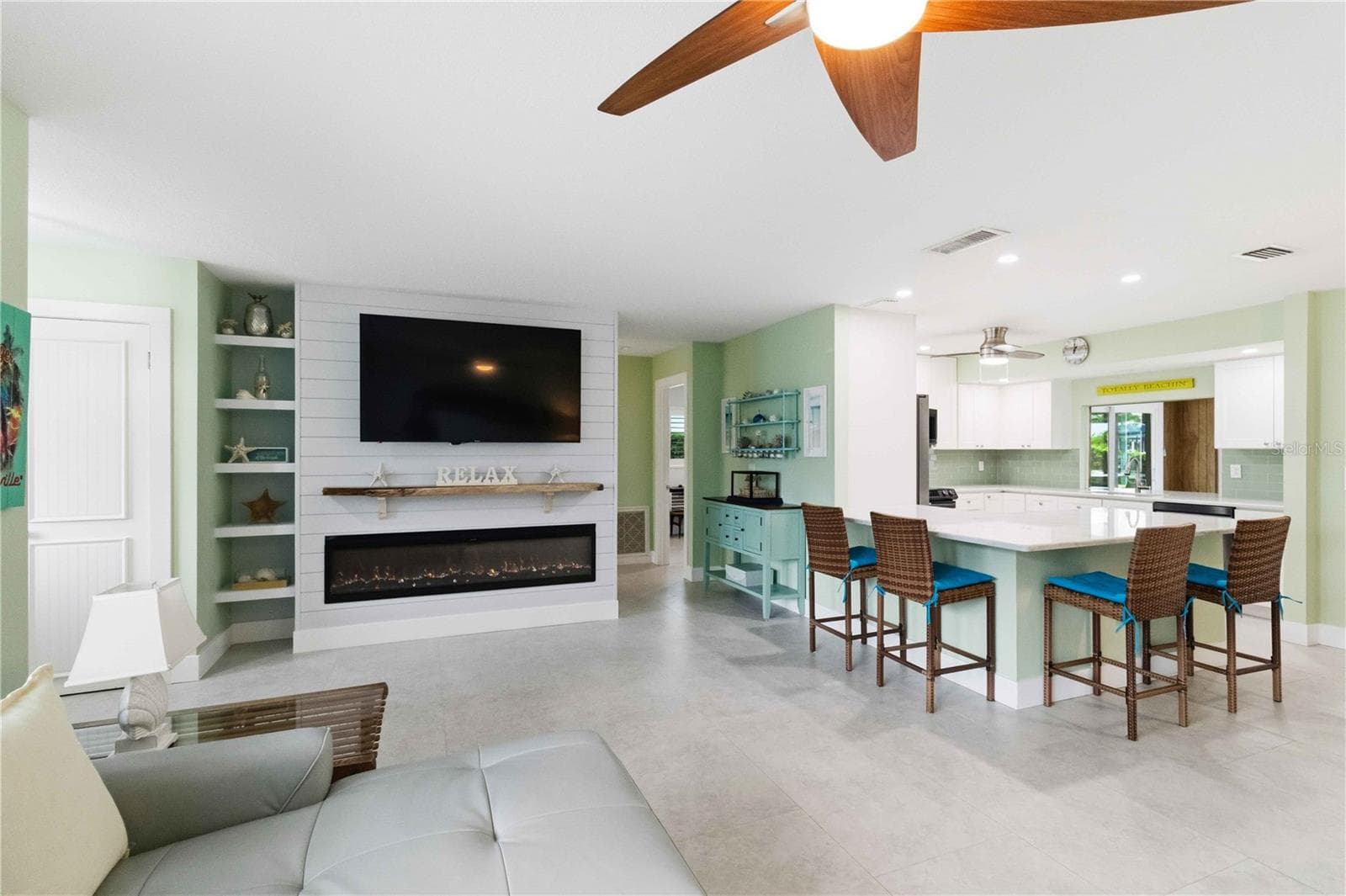 Single Family Residence at 720 IXORA AVE, ELLENTON, photo 9 of 46