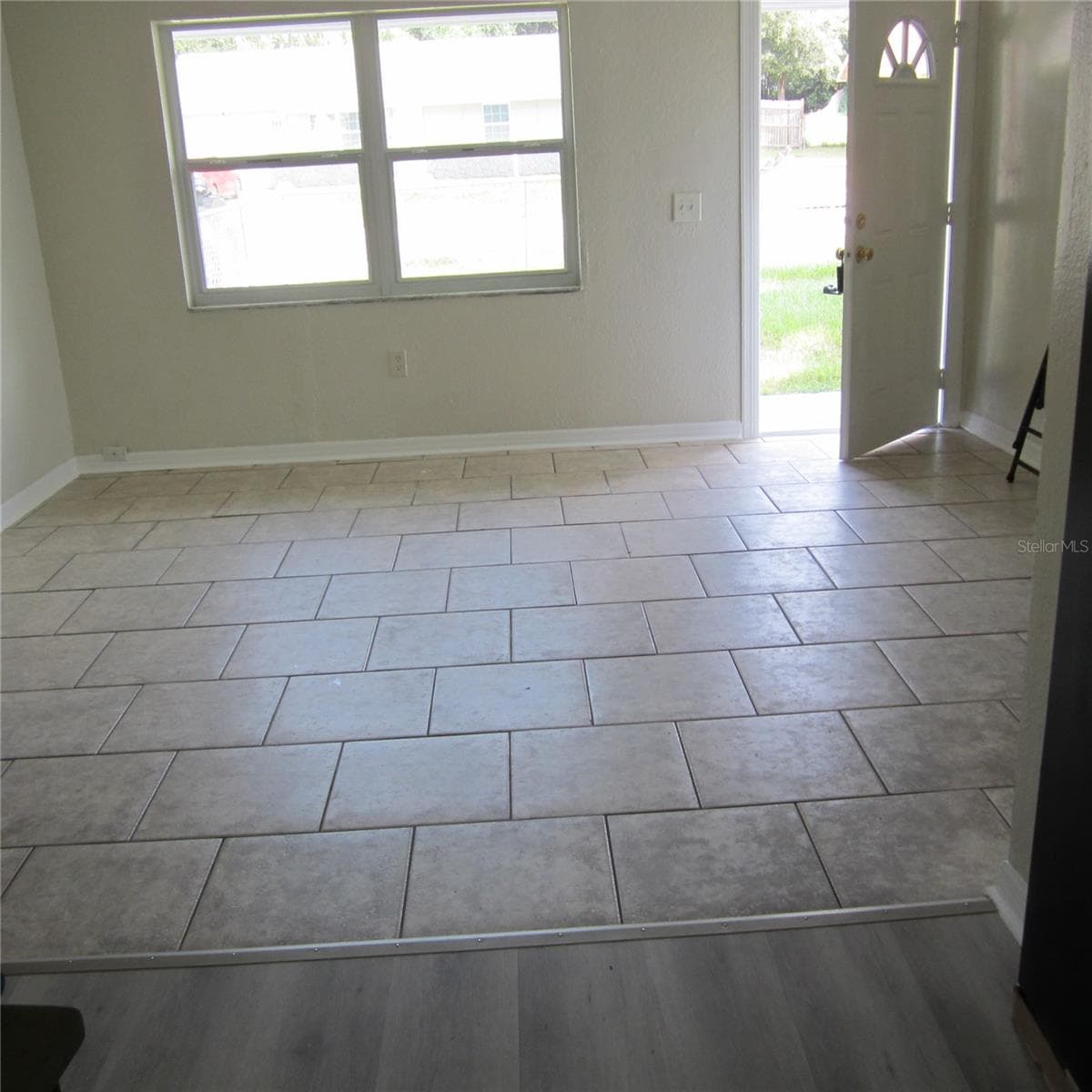 Single Family Residence at 520 W ELLA J GILMORE ST, APOPKA, photo 3 of 16