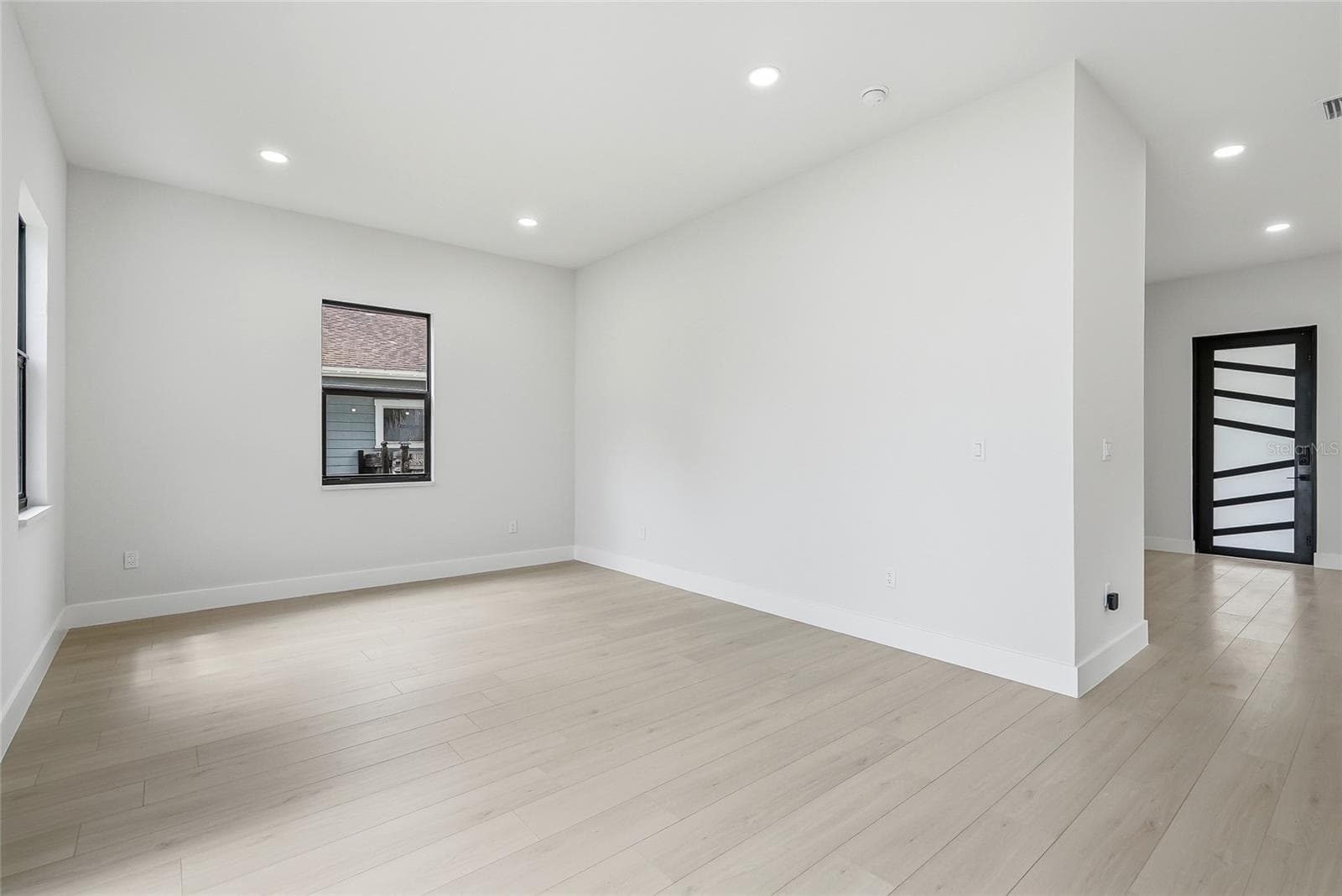 Family Room - 7106 N 10TH ST, TAMPA