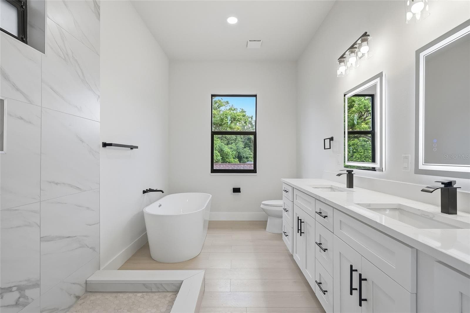 Primary Bathroom - 7106 N 10TH ST, TAMPA