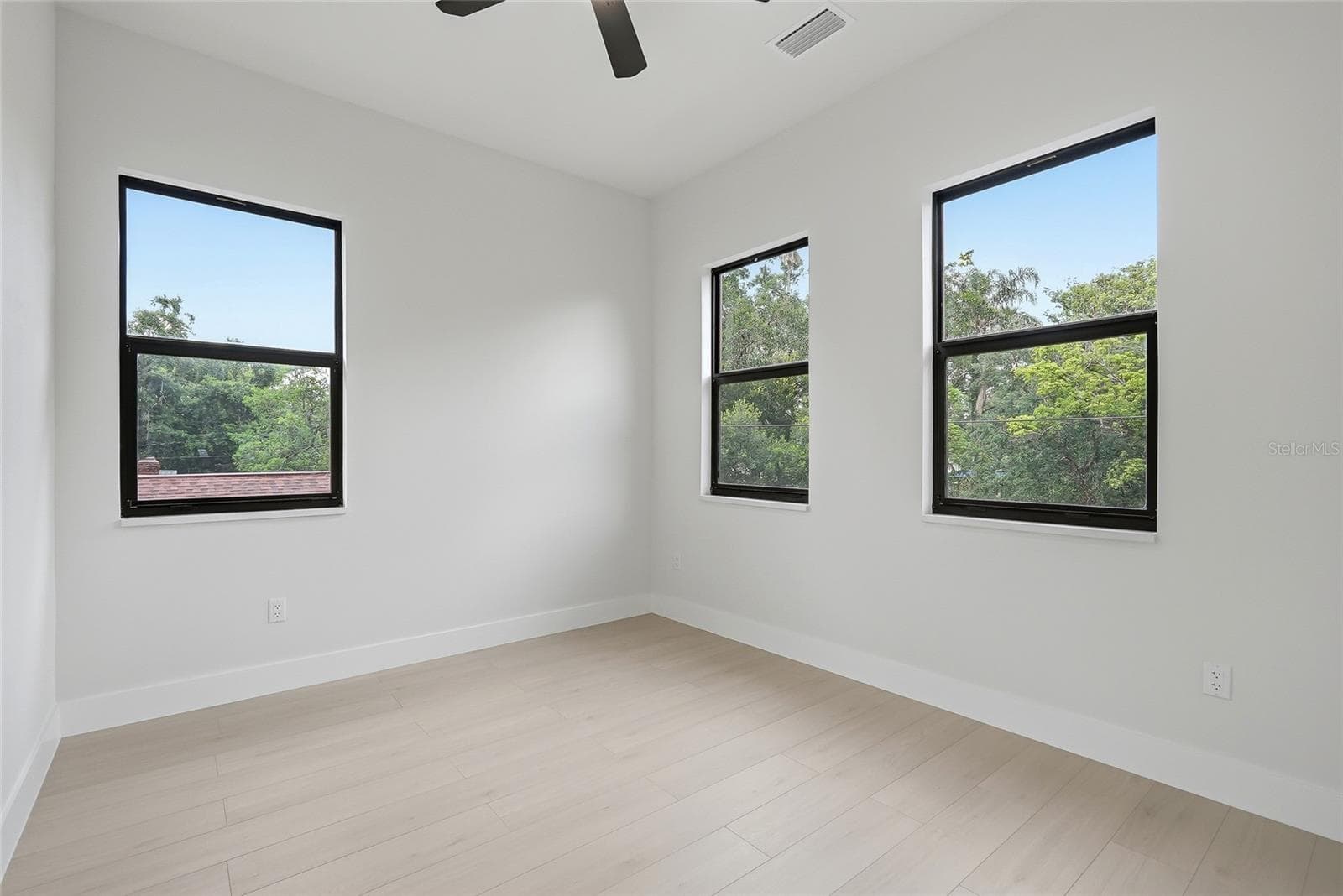 Bedroom No.1 - 7106 N 10TH ST, TAMPA