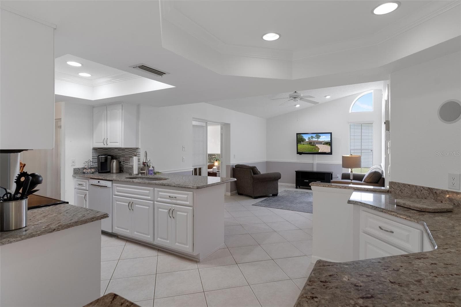 Single Family Residence at 7196 CROWN OAKS DR, SPRING HILL, photo 15 of 83