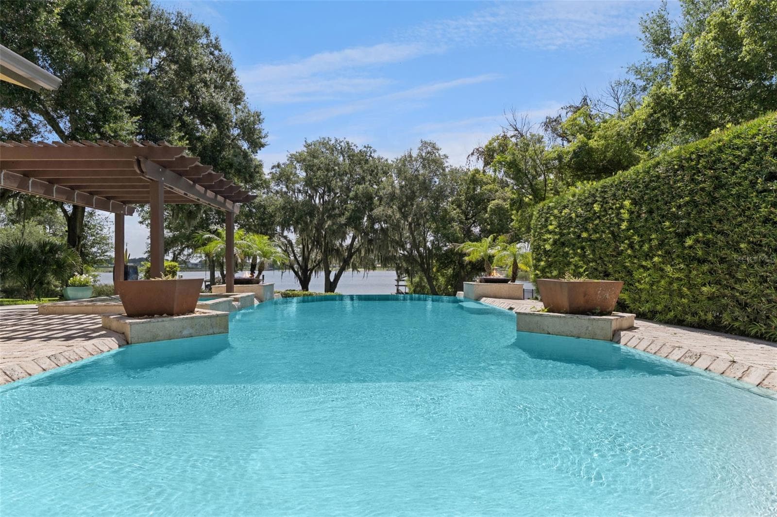 Its always 5 o'clock here. You'll never want to leave. - 1629 HEMPEL AVE, WINDERMERE