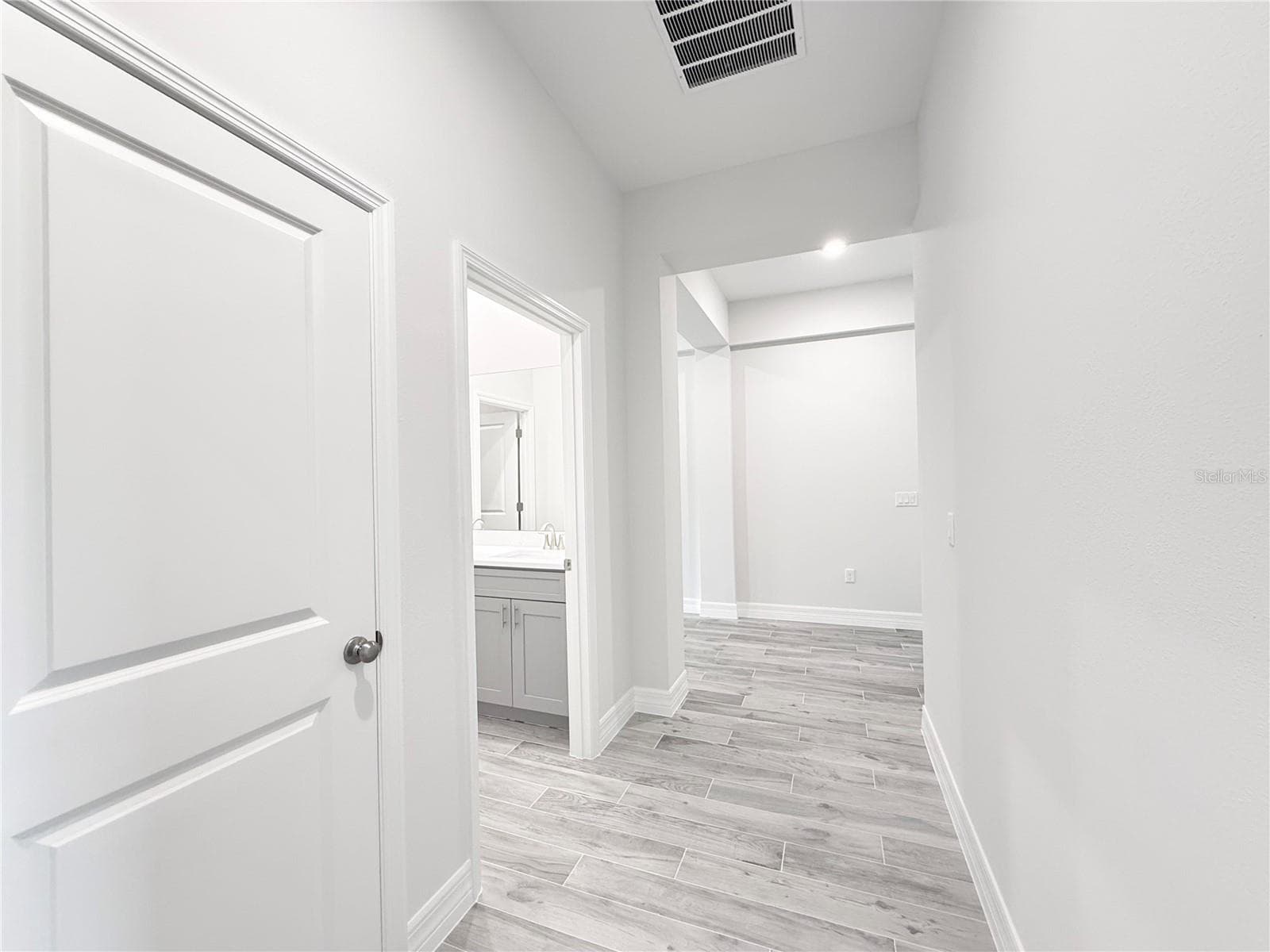 Hall - 30280 W BLUEBELL AVE, EUSTIS