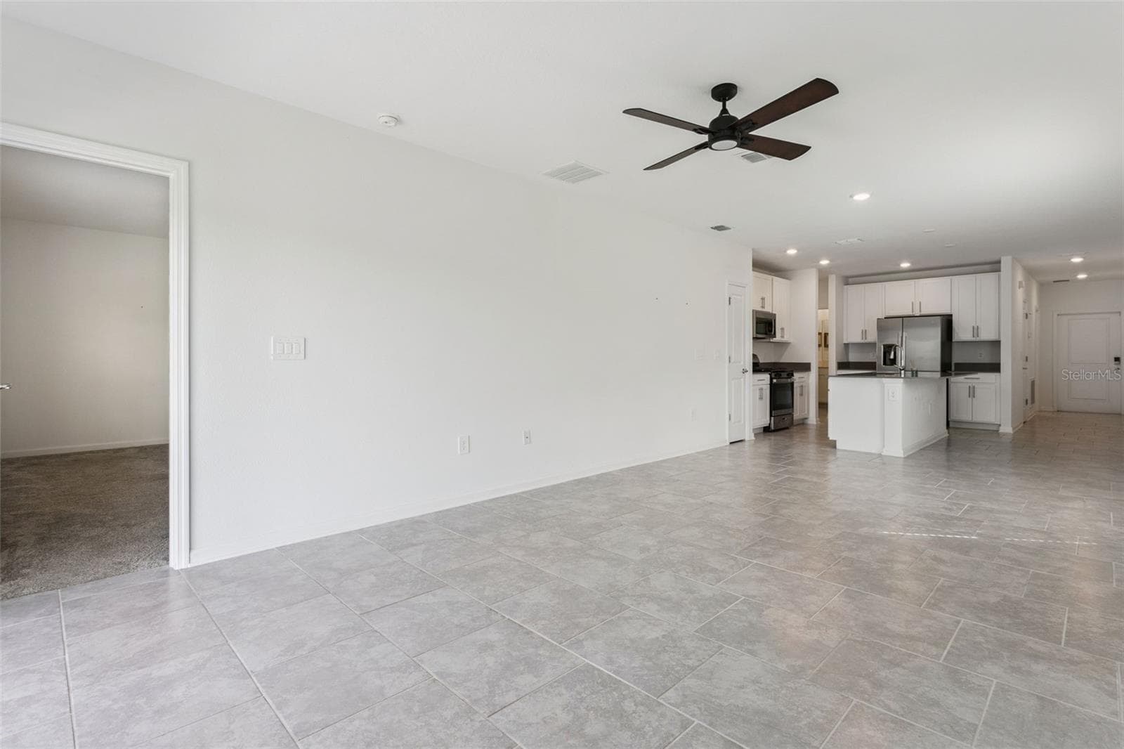 Single Family Residence at 26180 FEATHERGRASS CIR, LEESBURG, photo 9 of 33