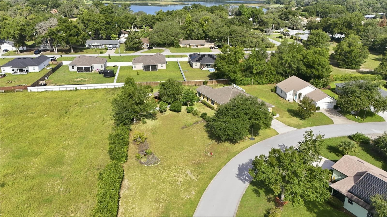 Single Family Residence at 81 TWIN LAKE CIR, UMATILLA, photo 45 of 62