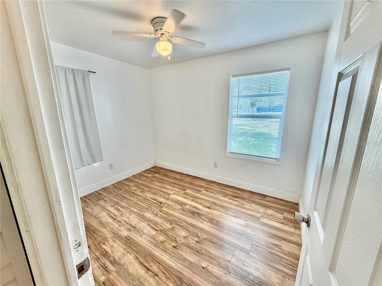 Single Family Residence at 311 W BELLA VISTA ST, LAKELAND, photo 16 of 40
